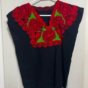 Embroidered Mexican blouse with belt